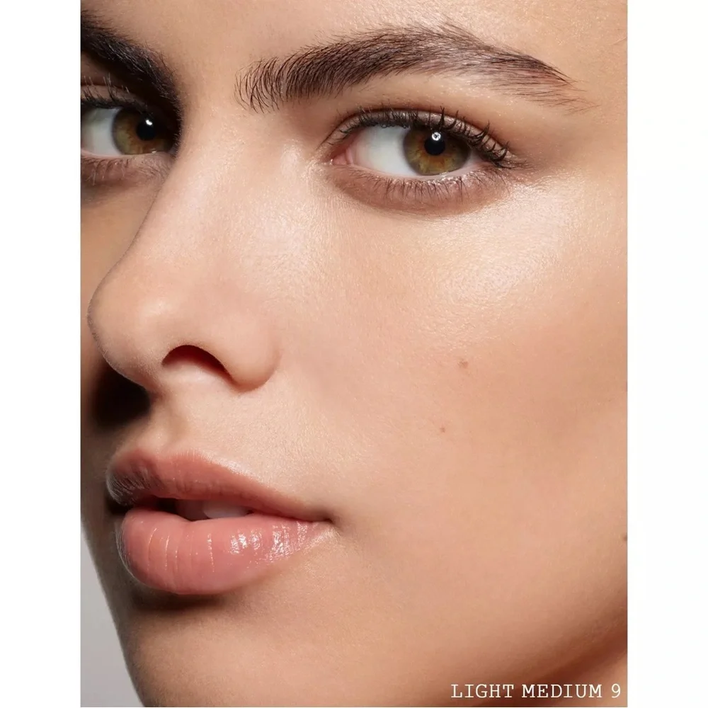 Pat McGrath ‘Light Medium 9’ Skin Fetish: Sublime Perfection Foundation - Picture 3 of 11
